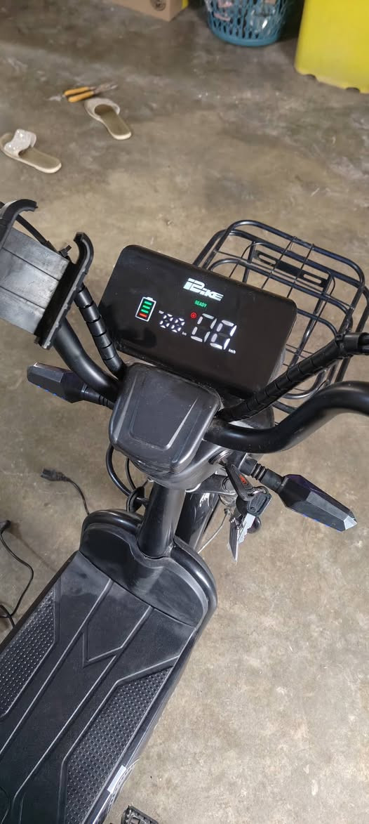 السلام عليكم
بايسكل شحن للبيع مستخدم شي قليل 
سبب البيع لا يوجد سائق اله 😁
السعر 200 وبيه مجال شي قليل 

الاتصال 
***********
***********
