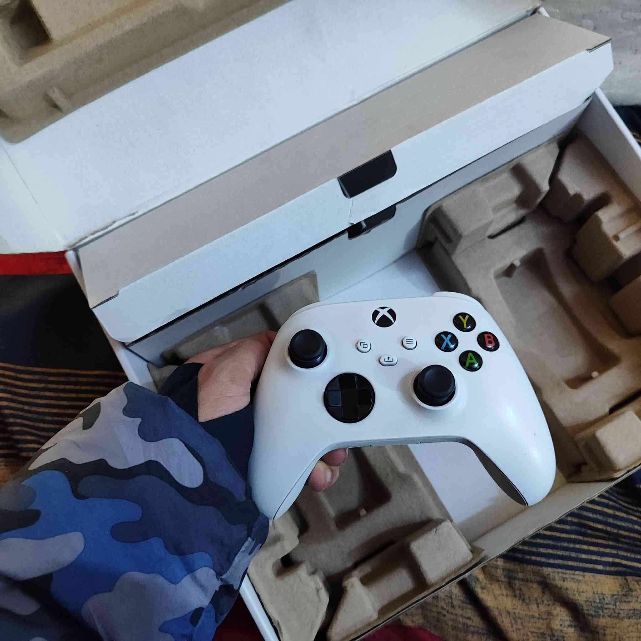 Xbox series s 
نضيف كلشش جديد جديد فد مره  اطيك ضمان لامصلح لامفتوح ولا شي 
وبيه العاب كومه مملوكة ابقي الحساب داخله ماحذفه مجرد تحمل وتلعب اني منزل  ردد وgat ودرينك  وتمبريدر عربي العاب كومه

سعر370
بغداد منطقه المعلمين حلويات الوزان


**إذا كنت صاحب هذا الإعلان وتريد حذفه لأي سبب، رجاءا أرسل رسالة إلى الدعم الفني**