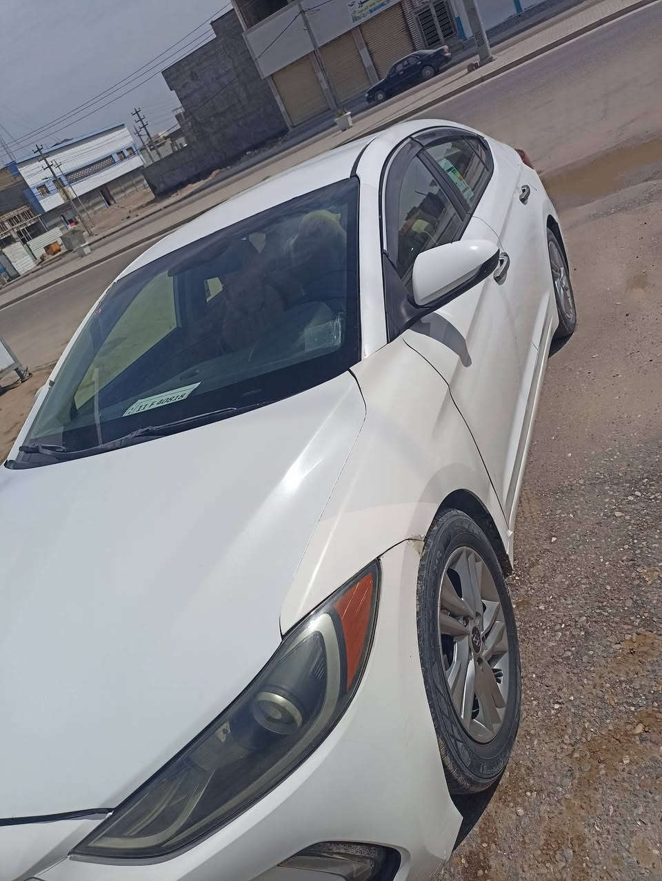 بسم الله الرحمن الرحيم 
النترا 2018 وارد امريكي رقم بغداد انكليزي سنوية 2031 بأسمي حره محرك 2000 دوش بي تبخير  تبريد حدادية خير من الله السياره جديدة وجاهزة احله من الصور بيها بنيد والجاملق وباب السايق كلير  ومدكر الخلفي معدل بارد ومصبوغ السعر 115$ وبيها مجال حك الجية 
البصرة ابي الخصيب هاتف ***********
