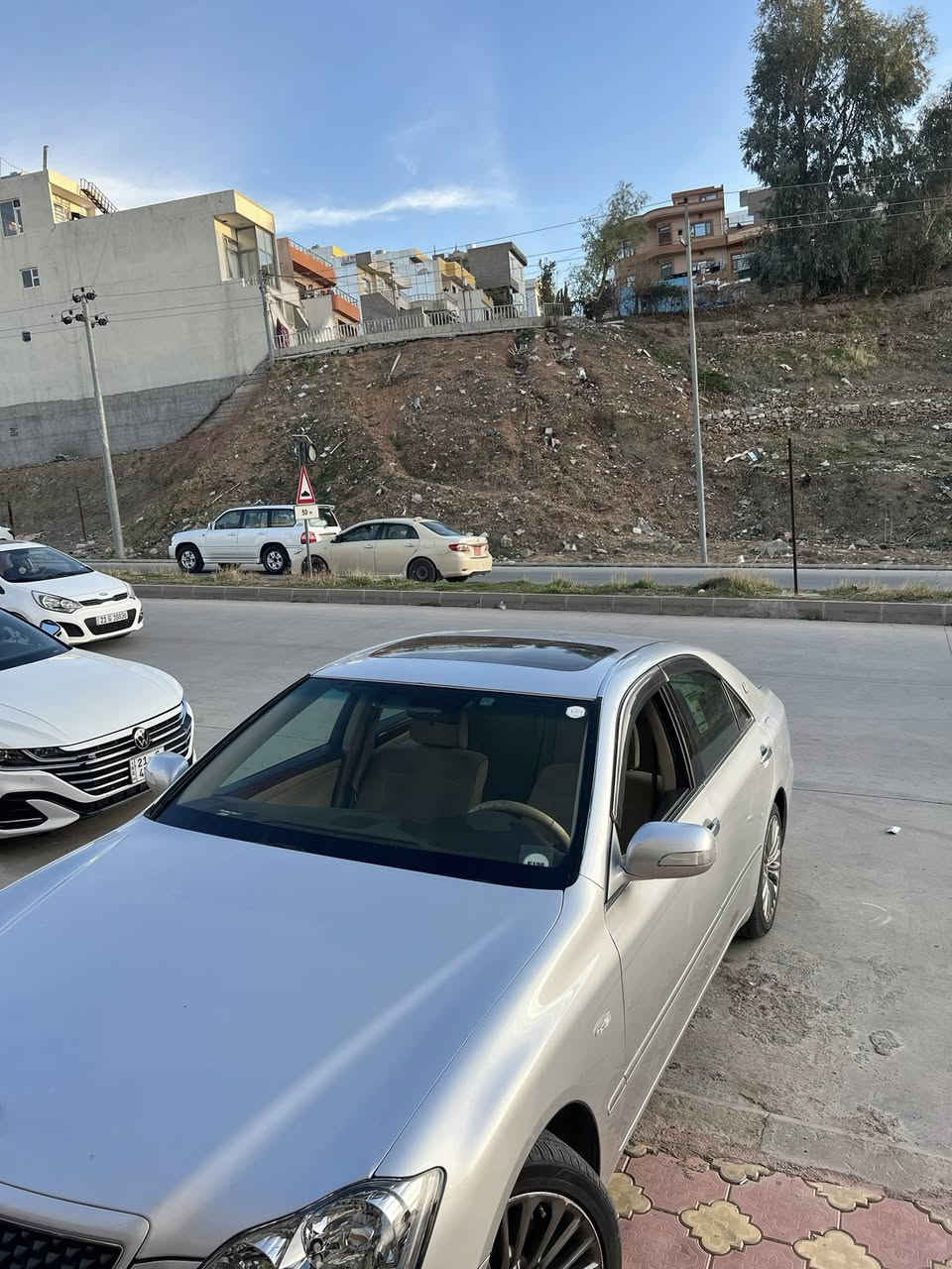 شاهێنە ١٨٢ موس
٣ دوگمەی سڵاید ناو زەرد
٣ پارچەی یابانە بی ناوگرتن
بی مەسرەفە سەیارەکە 
ئاوێنە ئیشارەت 
عەتەری سپورت ٢٠٠٧ 
٤ تایە و ویلی ئەڤەلۆنی ٢٠١٩ لە ژیرە لۆک لۆکە
لە زەختی زۆرە دوکەڵی هەیە 
تەواوی زانیاریم نوسی وە  لە خزمەت هەموو لایەکام🤍
***********
شوین سلیمانی

نرخ٦٢ کەمی مەجال
