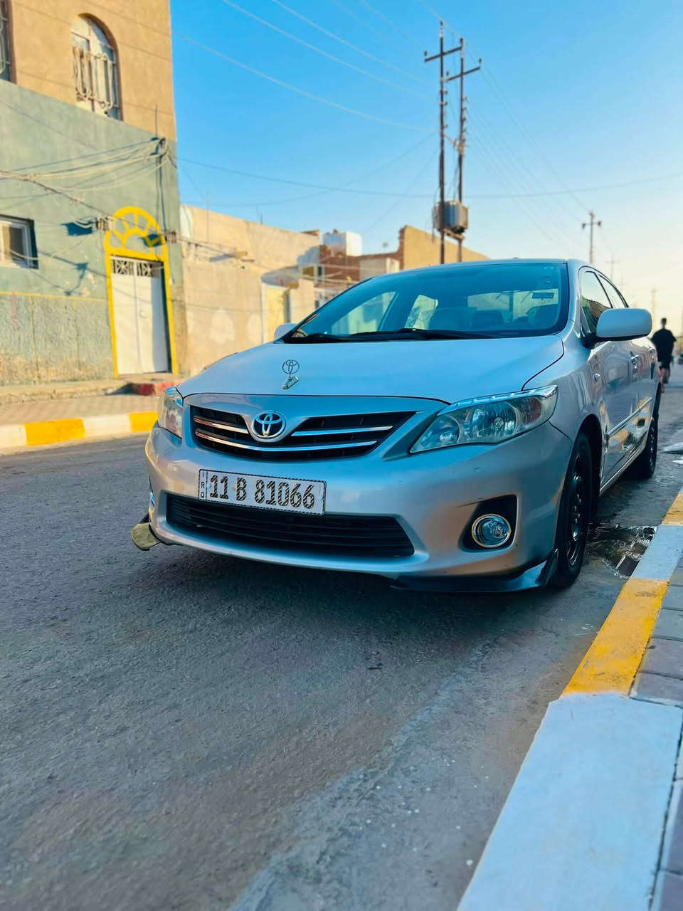 سلام عليكم سياره كورله 2009 خليجي 
محدثه 2013 سياره فول 
تبريد شغال 
صدري امامي جديد بل كامل 
دوشمه ارضيه وكشانه جديد 
سياره بدون حادث فقط صبغ بنيد اثر جراد وبيه مكانت بيه جراد
محركه بي خيط تبخير  مكان سامراء 
***********
