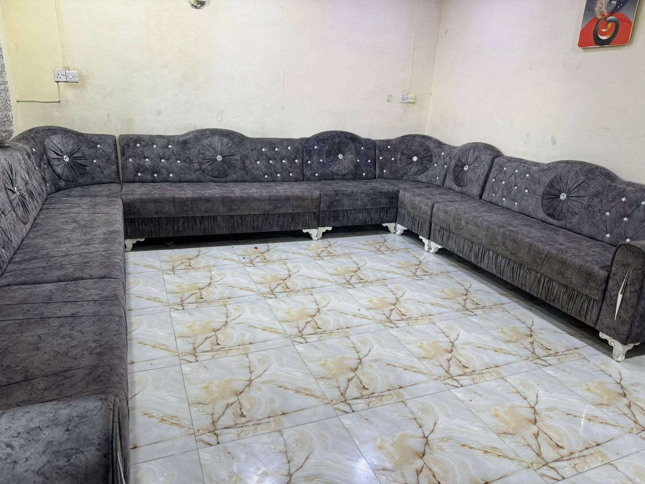 ديوان 16 مقعد مستخدم 12 نفر 
السع//ررر500
ديالى بعقوبة الشارع العام بتجاه المفرق مقابيل العزات 
للاستفسار 
***********
