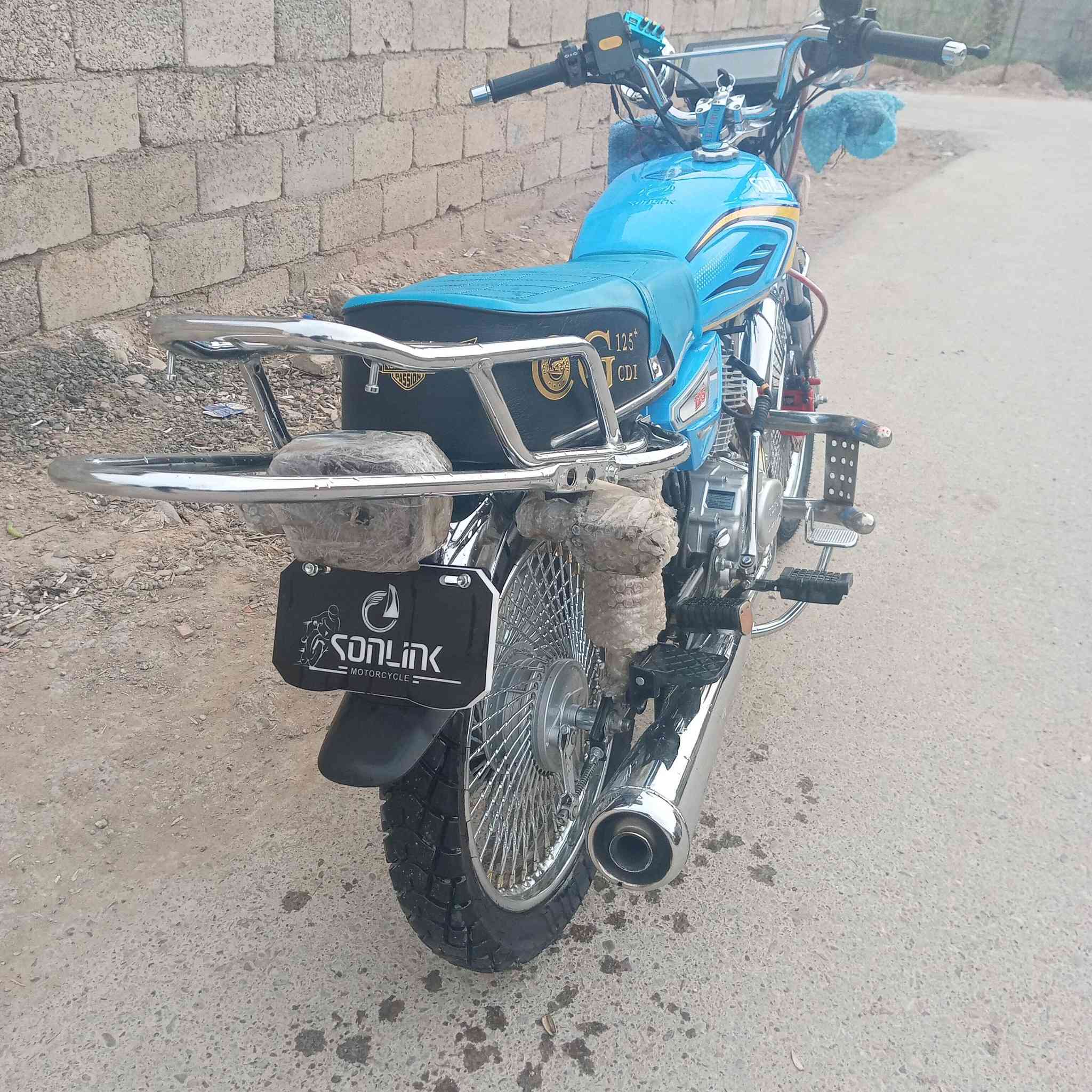 سلام عليكم دراجة للبيع تايكر 4كير موديل 2025دراجة نضيفة صارلهة 20يوم من منزلهة رنبة العنوان ديالى جديدة الشط السعر 750وبيهة مجال رقم***********
