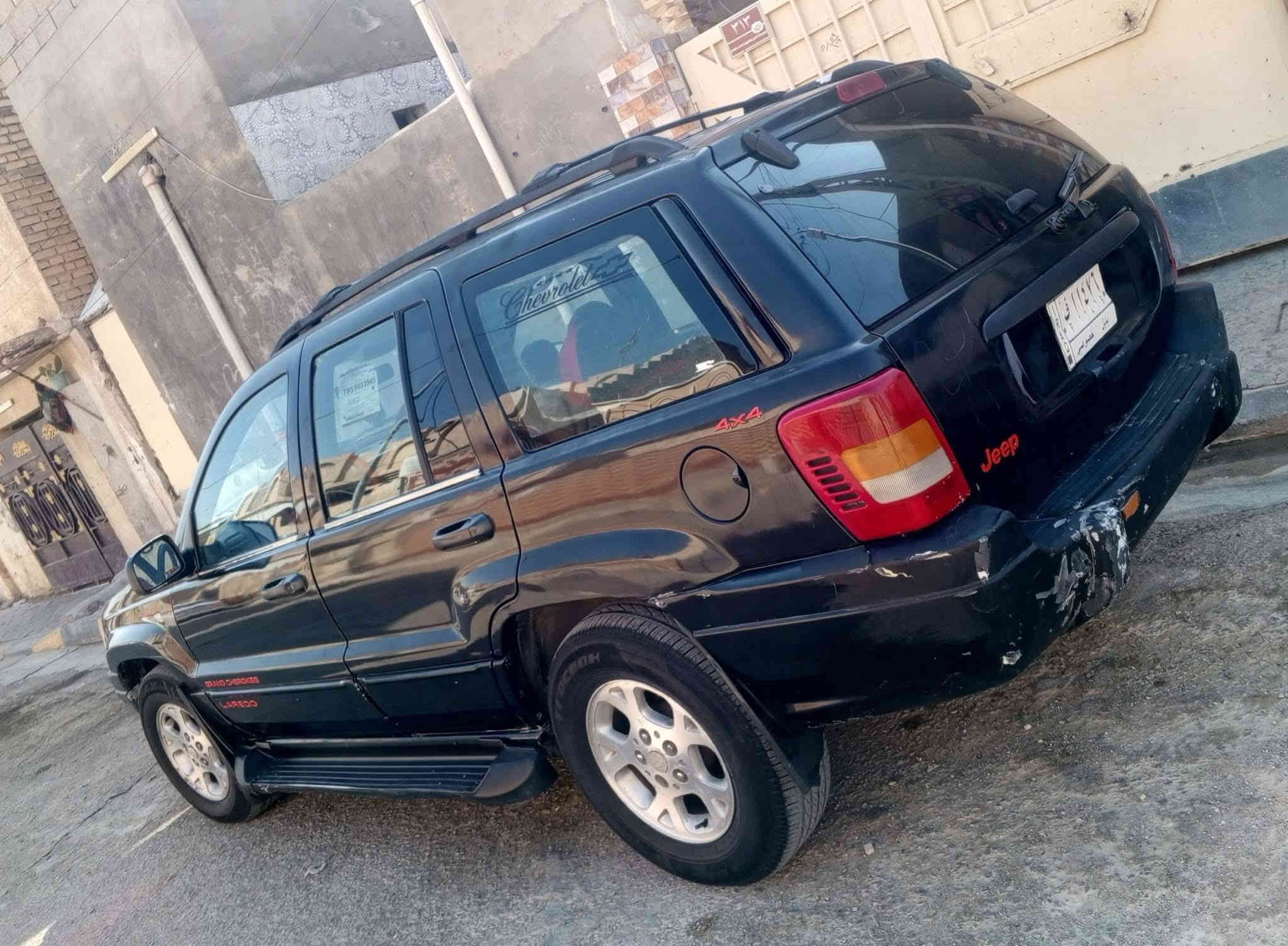 السلام عليكم جيب شيروكي 6 سلندر المحرك بلادي  تخم تاير جديد  صدر مبدل  خلفي وامامي كلة جديد يشهد الله موديل 2000 السيارة خير مـטּ الله مصبوغه  عام للجمالية 55 وبيها مجال للشراي ***********
