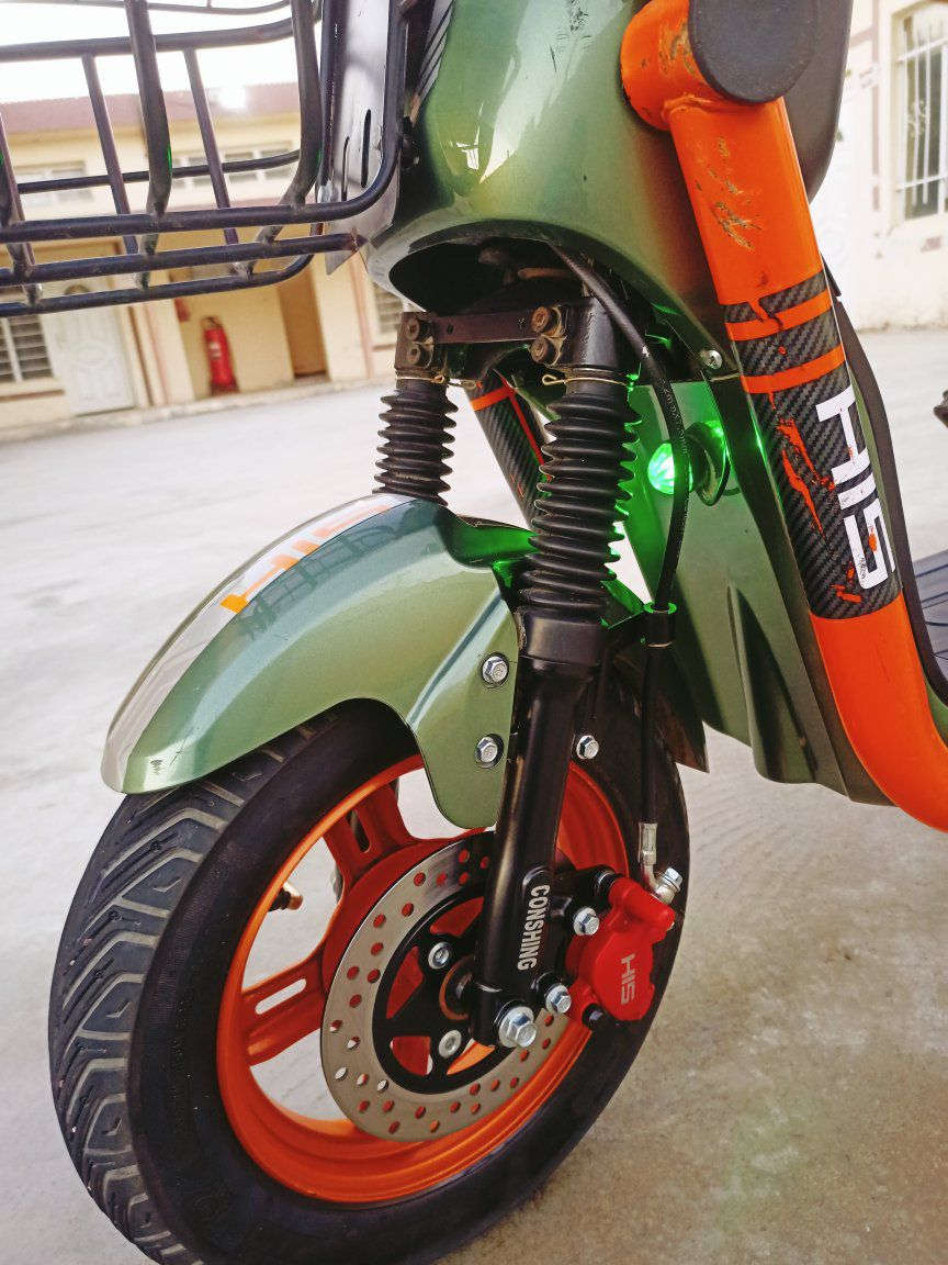 الوحش x900 موديل 2026
مواصفات فول نشرة وأنارة وبلاجكتور
ملف 1500 سرعة 80 حقيقي لون مميز زيتوني
تايرات جدد طك بطاريات 5 /30 انبير شرط جدد طك نظام بك P بريكات هودرليك نظافة 100 مستعمل شهر سعرة بالشركة 650 سعرة الحالي 450
او مراوس حسب القناعة


**إذا كنت صاحب هذا الإعلان وتريد حذفه لأي سبب، رجاءا أرسل رسالة إلى الدعم الفني**