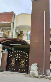 بيت للبيع المساحة100م  طابقين كونكريت مسلح يحتوي على 3غرف نوم و3حمامات...