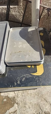 صواني  حجم كبير  عدد 10 سعر الوحده ب 8 الف صواني حجم صغير عدد 7 سعر ال...