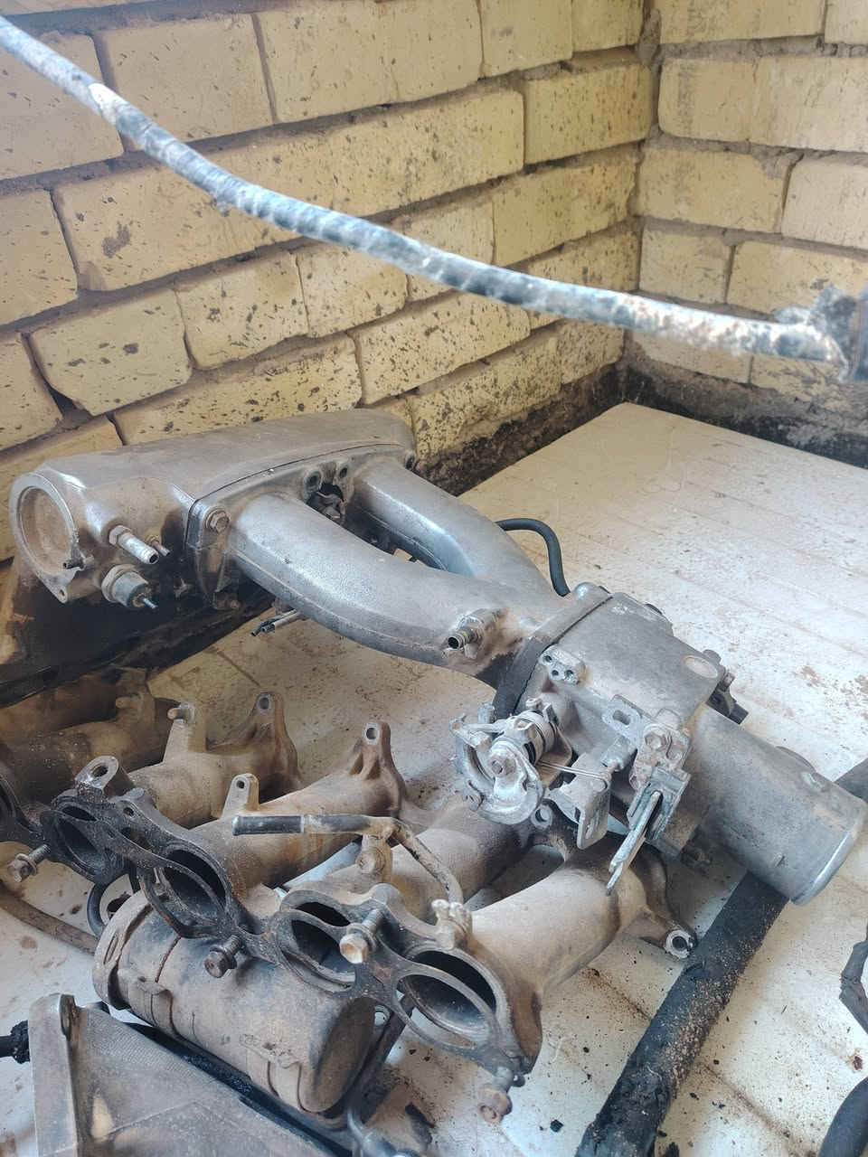 ديلكوه بطه 2500 كامل ٤٠ الف
عقل بطه 2500 مصلح شغال ع الفحص ٧٥
سلف ٤٠ الف
مصطرة بخاخات ٦٠ الف
ثلاجه بطه 2500 ١٠٠ الف
كوره مشروط لا عواج ولاحاميه ١٥٠ الف
كويل ٢٥ الف
نجف كوفه لايوجد توصيل ***********
