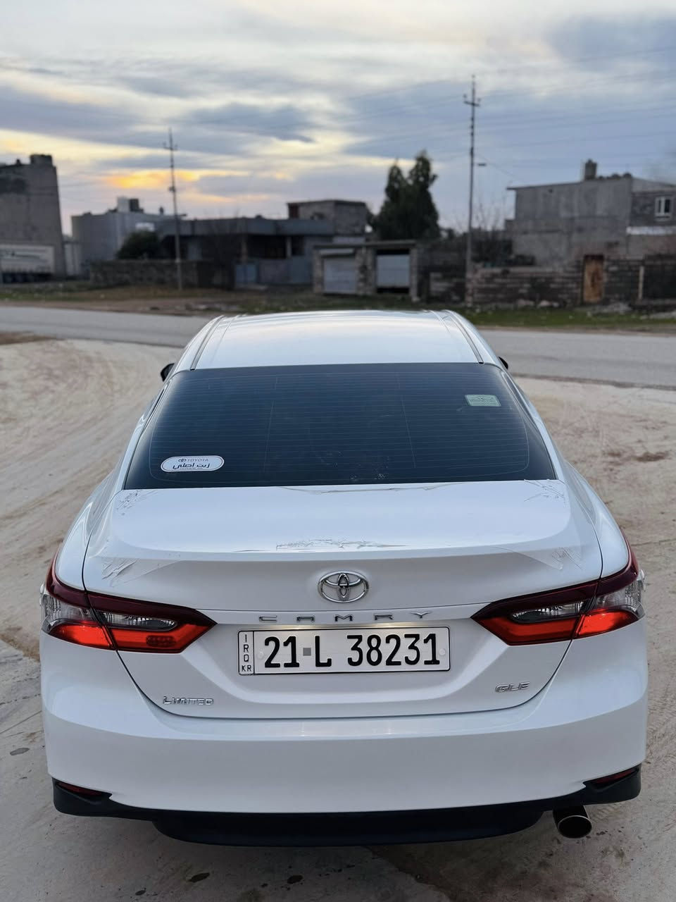 تۆیۆتا کامری 2023 مواسەفاتGLE
سفری شەریکەی سید نەهرۆیە بێ هایبرێد 
تەنها ٣٤ هەزار ڕۆشتوە
 هیچ هیچی پێوە نیە 
بەناوی خۆمەوەیە 
ماڵی دۆستە
زۆر زۆر جوانە سفرە یەک دەستە 

گێر و مەکیەنەی بەشەرت 
هیچ کێشەیەکی تێدا نییە 

ژمارەی خاوەنەکەی 

***********
