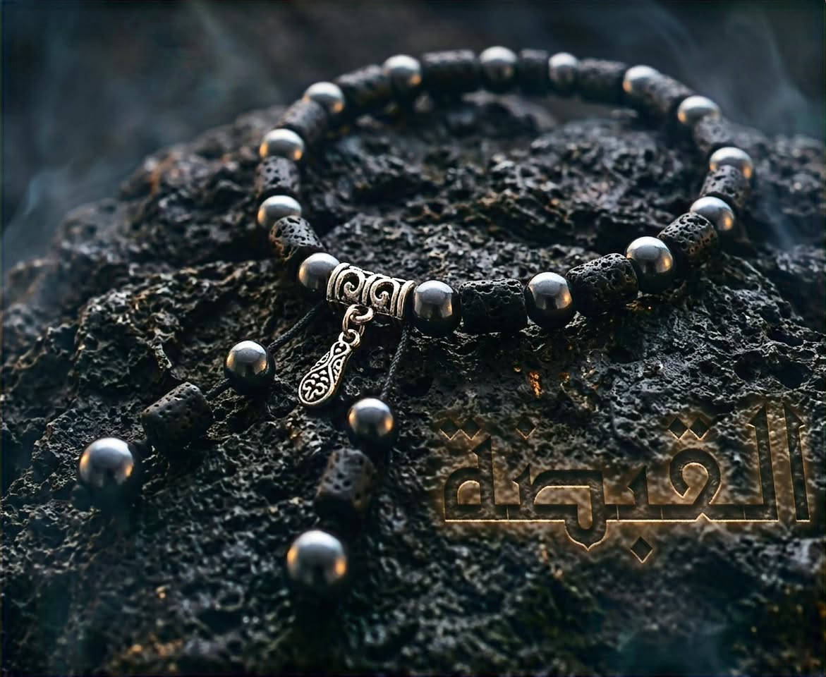 💎 بناء على كلب صديقنا من تركيا الشقيقة – علامة على الذوق العالمي والتميّز.
🔥 القبضة – أسطورة القوة على معصمك 🔥
من سلسلة الرمز .
ليس مجرد بريسليت… إنه قوة ملموسة تُرتدى.
صُمم خصيصًا لعشاق الهيبة والتميز، بمزيج الحجر البركاني الخام الطبيعي القادم من قلب الأرض، والهيماتيت المعدني اللامع، ليخلق قطعة داكنة، قوية، لا تقبل المساومة على الأناقة.
كل تفصيلة في القبضة صُممت لتستقر على معصمك كما تستقر القبضة على القوة…
حين تتحول البساطة إلى سطوة.
مش مُجرد سِبْحَة… إنه إعلان عن القوة.
#القبضة #بريسليت #حجر_بركاني #هيماتيت #بريسليت_رجالي #مش_مجرد_سبحة #meshmogaradsebha


**إذا كنت صاحب هذا الإعلان وتريد حذفه لأي سبب، رجاءا أرسل رسالة إلى الدعم الفني**