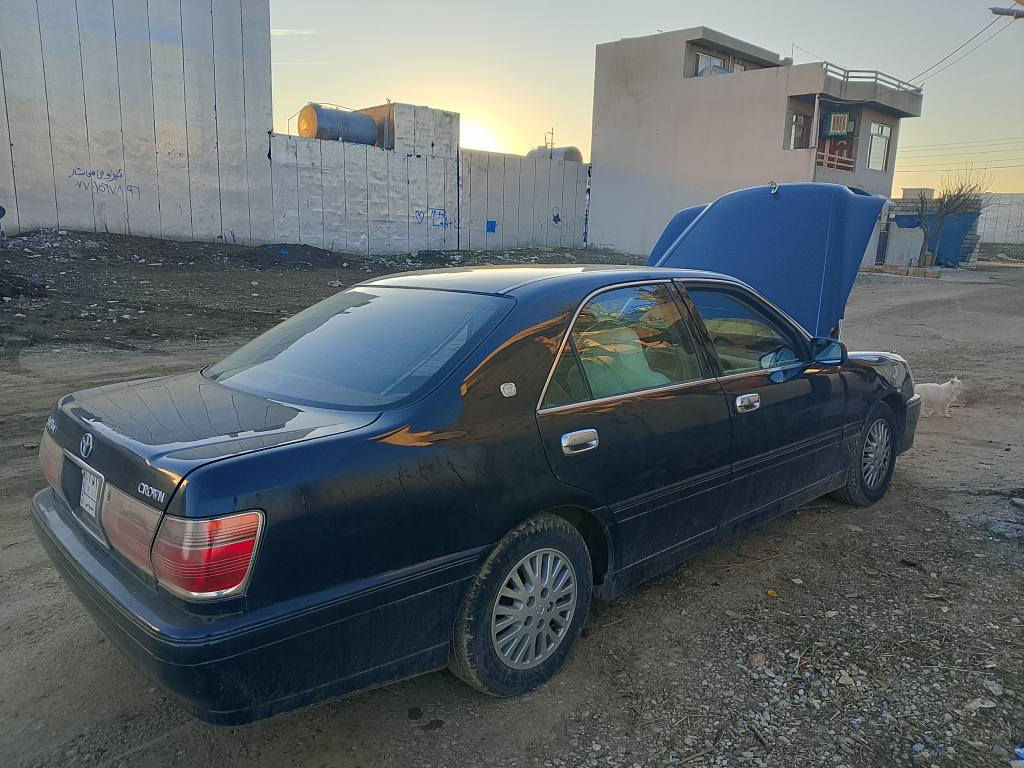 سەرەتا بەناوی خوا 
کراون مۆدیل ٢٠٠٢ ساغ گێڕو مەکینە و موسو بڕاوە بەشەرت کارەبایی کامل مەزبوتە 
٤دوگمە 
سڵایت 
تەبرید 
کوشن سیاحی و کارەبایی 
لەمواسەفات بەس سەلاجە نییە سەیارەکە ماڵی خۆمەو هی مەعرەز نییە تاییەی تازە کامل مەسرەفی کراوە مەکینەی ئەڵێی سەعاتە 
گۆڕینەوەش ئەکەم بە سەقەڕی علوج تەنها سەقەڕ 
تکایە سەیارەی قۆڕ مەنێرن بۆ گۆڕینەوە 
شوێنم سلێمانی نرخ ٤٨ وەرەقەو معامەلە یەکی برایانە 
#*********** السليمانية, العراق
