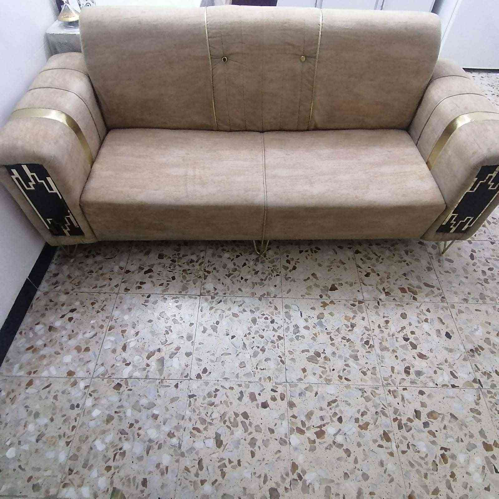 تخم ٧ مقاعد نجاره نضيف مابي اي ضرر بسعر ٢٥٠ وبي مجال بسيط مكانه الدوره


**إذا كنت صاحب هذا الإعلان وتريد حذفه لأي سبب، رجاءا أرسل رسالة إلى الدعم الفني**