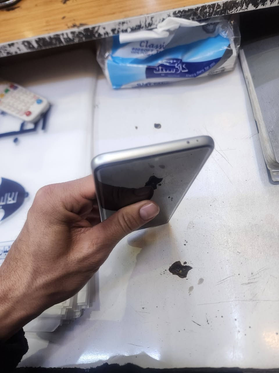 السلام عليكم الترا ٢٢اس ذاكره ١٢٨ لون ماروني بي شخوط بالصفاح جهاز كلشي مامبدل بي أمريكي السعر ٤٧٥  بي مجال بسيط + هونر اكس 9c ذاكره ٢٥٦ الون  نضيف كلش السعر ٢٤٥ بي مجال بسيط الاتصال ***********
