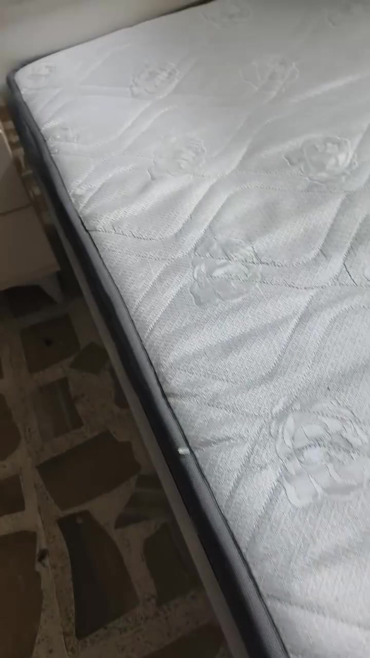 سرير نفر مع ميز مرايا وكومدي ودوشك للبيع الموشراي ياريت يرفع المنشور‏‪***********‬‏

