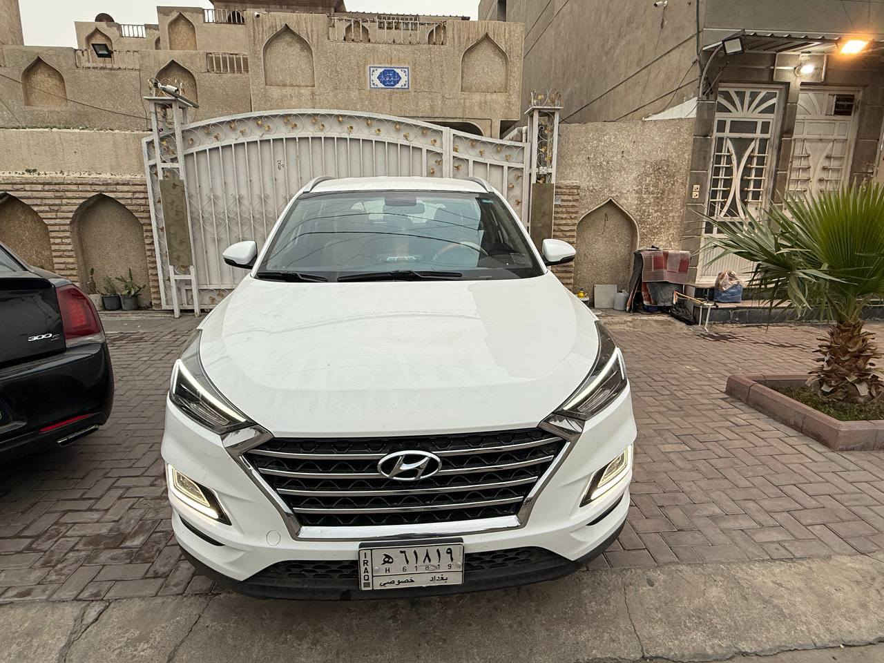 السلام عليكم
للبيع سيارة توسان خليجي 2020
اللون ابيض
الرقم بغداد بأسمي
سنوية جديدة
محرك 2000
مواصفات
فول عدة البنوراما 
بصمة تشغيل 
كراسي كهرباء
كراسي جلد
ارضية جلد
دشبول صاج
شاشة لمس كاربلي
كامرة خلفية اصلية 
منضومة داشكام
حساسات امامي وخلفي
ويل كب كروم 19
بردة خلفية
مري شفط 
اشاير بالمري 
ترحيب عند الفتح
لايت 5 عدسات
لد نهاري
لايتات مساعد عند الضباب
بصمة ابواب 2
تبريد قطعتين ثلج
3 انضمة قيادة
تحكمات ستيرن جهتين
تخم تاير جديد 
عدة بلادية كاملة
ارضية جنطة جلد
رقم بغداد جديد
ماشية 93
السعر 211 وبية مجال كلش قليل
مكاني بغداد ساحة عدن
***********
