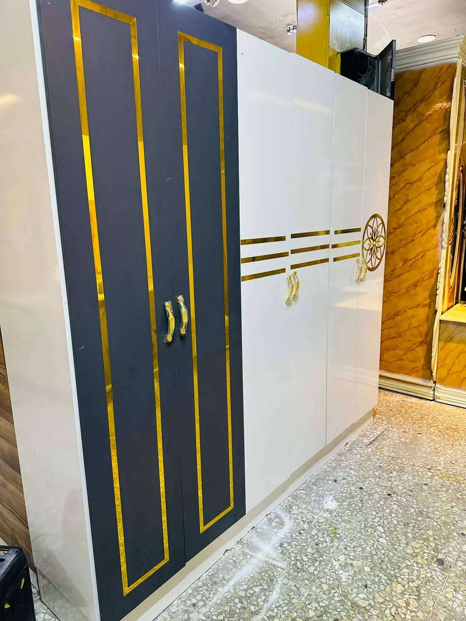 غرفه تركيا ٥ قطع نضام ابواب سعر ٤٧٥ مع شد والنقل داخل بغداد يوجود توصيل محافضات بكروه للحجز والاستفسار خاص او وتساب ***********

