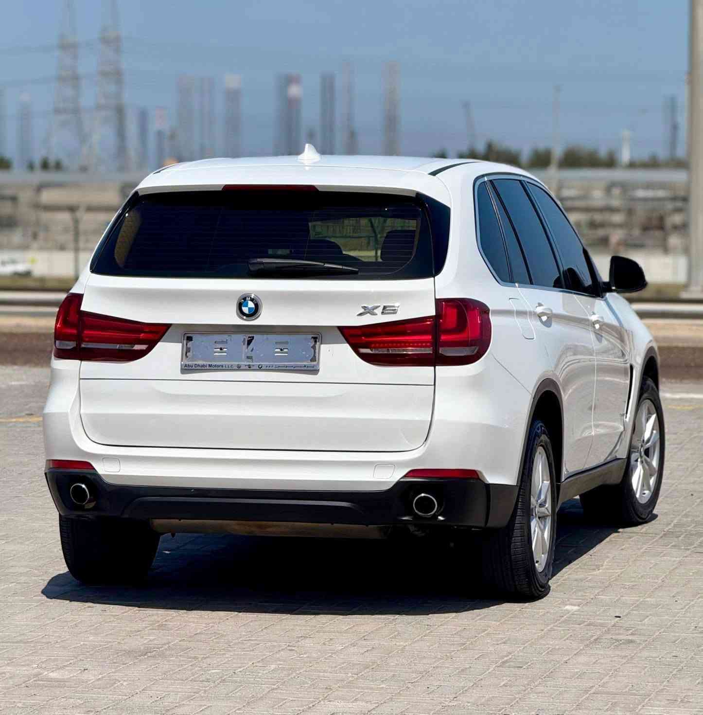 بي ام دبليو X5 XDrive35i 
موديل 2016
خليجي
6 سلندر توين تيربو 
تشغيل بصمة + مقاعد كهربا 
مقاعد جلد + مثبت سرعه 
كاميرا خلفية + نظام SPORT 
ممشى 183,000 كم
بحالة ممتازة جدا 
بدون اي اعطال 
مسرفس جاهز للتسجيل 
لا يحتاج  أي مصاريف 
مطلوب 39,000 درهم 
قابل لتفاوض
رقم التواصل 0501578754
لمشاهدة مزيد من الصور يرجى زيارة حسابنا التالي في انستغرام
@sarmadcars107
@sarmadcars107
@sarmadcars107 الشارقة, الإمارات العربية المتحدة


**إذا كنت صاحب هذا الإعلان وتريد حذفه لأي سبب، رجاءا أرسل رسالة إلى الدعم الفني**