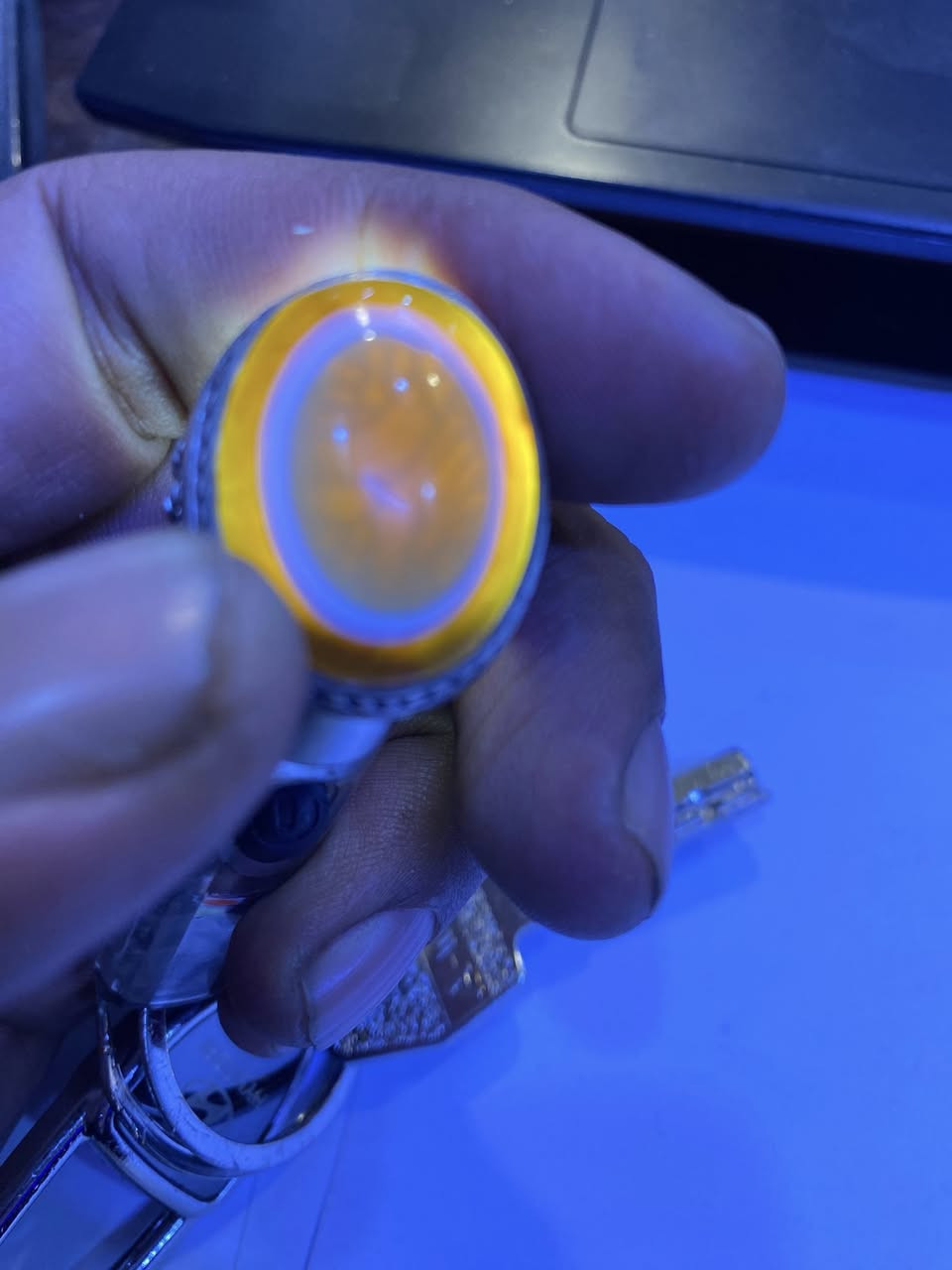 السلام عليكم
اللهم صل على محمد وال محمد
جزع يماني جميله شفافه 
اهداء لعيون الكروب جميعاً


**إذا كنت صاحب هذا الإعلان وتريد حذفه لأي سبب، رجاءا أرسل رسالة إلى الدعم الفني**