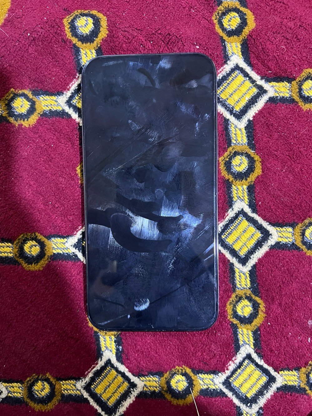 السلام عليكم ايفون13برو ماكس لي بيع جهاز بعده جديد شرق اوسط مبدل بطاريه فقط جهاز مكفول بعده جديد سعر750الف بي مجال لي طيبين رقمي ***********