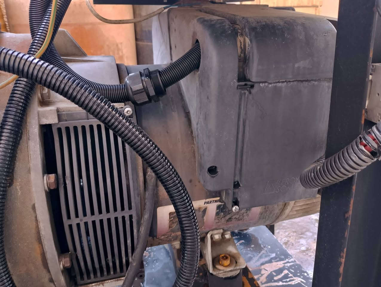 مولد بيركنز انكليزي 3 بستم 32 كيفي ثري فيز توليد حديث لو سمر شاشة حماية تشغيل واطفاء ذاتي كاملة وجاهزة مكانه الكاظمية الاتصال *********** مامتواجد على النت اتصل وآني بخدمتك
