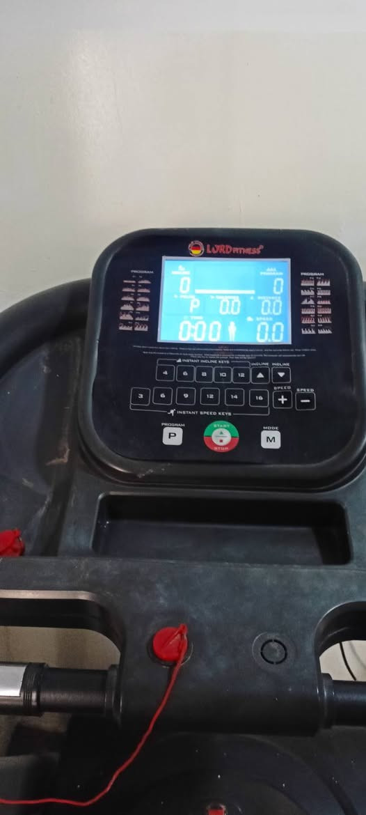 جهاز رياضي للبيع الماني الاصلي شغال نظافة فول .. جبلي .. وزن 200كيلو .. مع قياس نبضات القلب مع تحكم بالسرعة يفيد صالات الرياضة السعر 800الف 
***********
