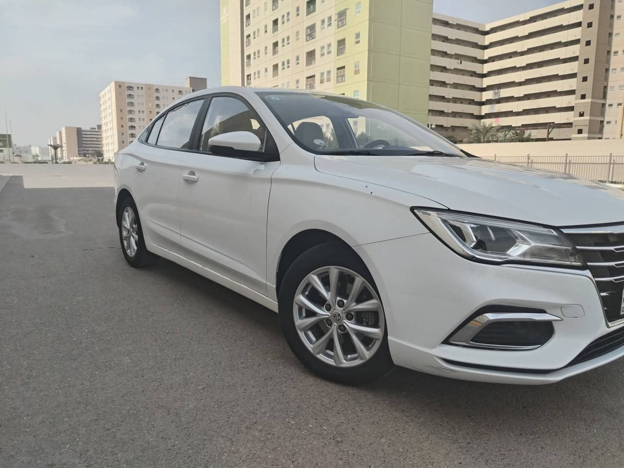 سلام عليكم للبيع MG 5 موديل 2024 رقم بغداد ماشيه 35 الف سياره مكفوله 
مدوشمه كشنات و ارضيه جديده جدا سياره
مكان سياره بغداد مجمع بسمايه
وسعر 99 ورقه بيها مجال (***********)
