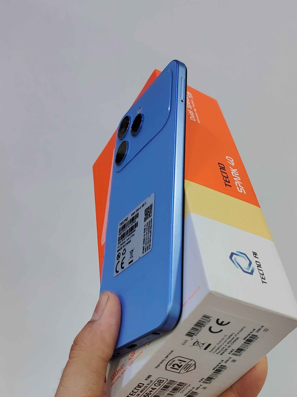 السلام عليكم للبيع تكنو سبارك 40 استخدام اسبوع ذاكرة 256 ملحقات كارتون وكيبل شحن وكفر اصلي ولاسق الشركة فقط راس شحن مفقود السعر 140 الف مكاني البصرة *********** البصرة, العراق
