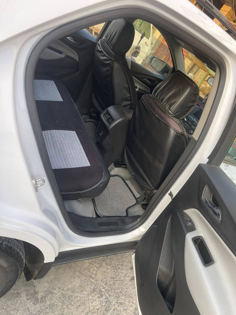 السلام عليكم 
كوينكس للبيع موديل 2023 LT رقم بغداد 
بدون صبغ 
حادث امريكا بس بنيد ومبدل نفس اللون 
سعرها ب 165 وبيه مجال بسيط 
***********  كربلاء المقدسة
