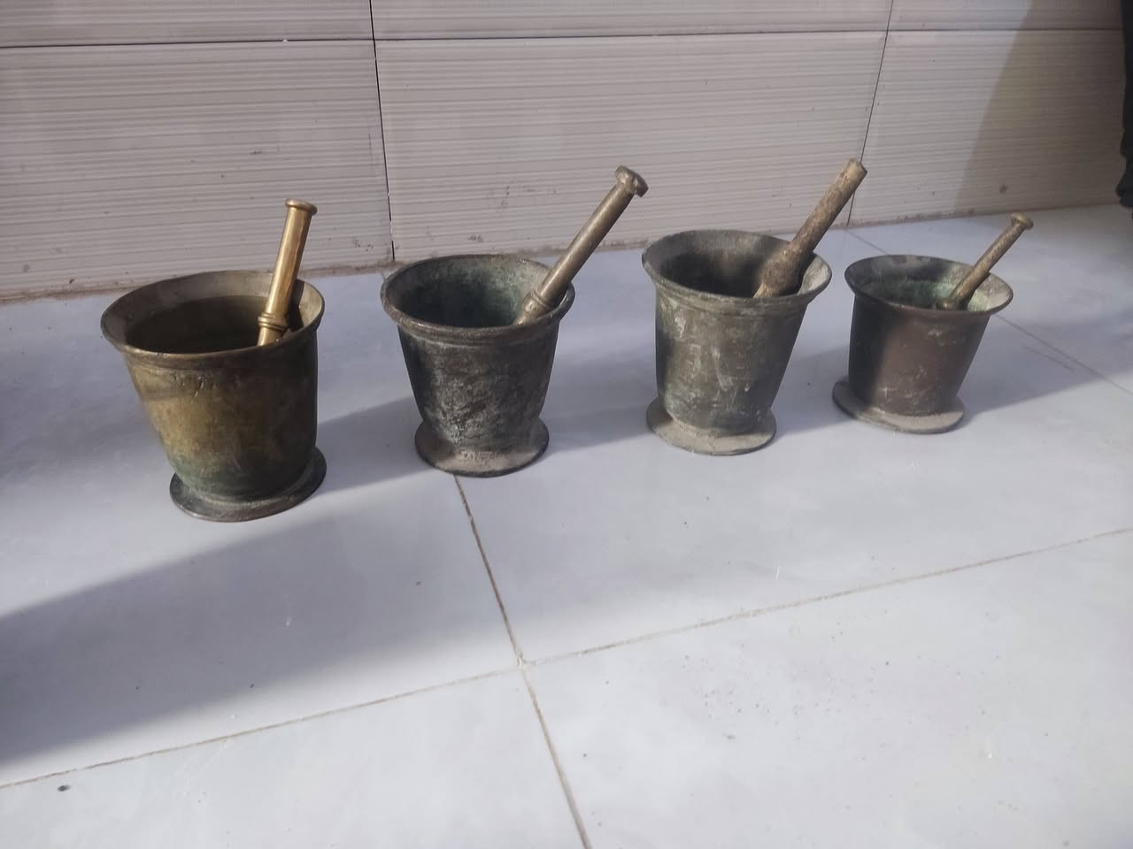 نحاسيات وقوراي وهوانات شمع دان دلال لاستفسار مراسله الصفحه يوجد توصل للمحفضات


**إذا كنت صاحب هذا الإعلان وتريد حذفه لأي سبب، رجاءا أرسل رسالة إلى الدعم الفني**