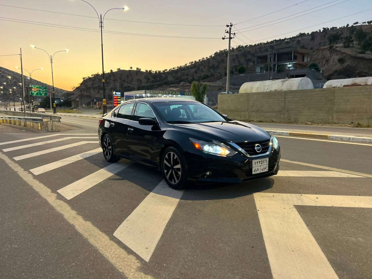 Nissan altima 🚀🚀مۆدیل ٢٠١٨ رەقەم دهۆک فول فولە تەماتیک بەسمە سوکان ڤۆلیۆم ئاوینە بەرخ کوشن جلد و هیتەر لایت زۆنۆن داخیلئ رەش سەیارەکە ٤پارچەی سبوخە لەسەر ساخە دەحم لیدراوی بەشەرت ١٢وەرەقە خرامەی لەسەرە)***********  ***********
