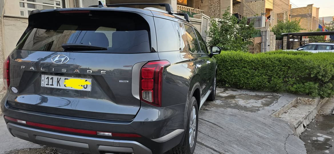 هونداي بالسايد
Palisade
◻️ ســـــــنة الــــصـنع : 2025 فئة sel
◻️ الــمسافة المـقطوعه : زيروو 1300ميل فقط
◻️ ناقل الــــــحركــة :  اتوماتيك
◻️ ســــعة الـــــمــــحرك : V6 3.8L
◻️ لــــــــون الــــســـيارة : فيلي
◻️ لون الــــفـــــرش : ابيض

⚪️ مميزات السيارة :
▫️7 مقاعد 
▫️مقاعد كهرباء
▫️ميزة Auto Hold
▫️تثبيت سرعة 
▫️ كاميرا خلفية
▫️ وضعيات قيادة محرك
▫️وضعيات قيادة للطرق الوعرة
▫️تدفئة مقاعد
▫️شاشة وسطية تدعم Android Auto , Apple CarPlay
▫️تكييف خلفي منفصل
▫️اضاءة LED عصرية
▫️مقابض تبديل سرعة
▫️تثبيت سرعة على المنحدرات
▫️مأخذ شحن للجوال
الحادث فقط البنيد (بدون دواخل لا لغد ولا شاصي)صور الحادث مرفقه ضمن المنشور
📞 للتواصل *********** محمد مندلاوي 
(ملاحظه) سياره رقم بغداد (بأسمي شخصي)                              العنوان_ بغداد /حي جميله
