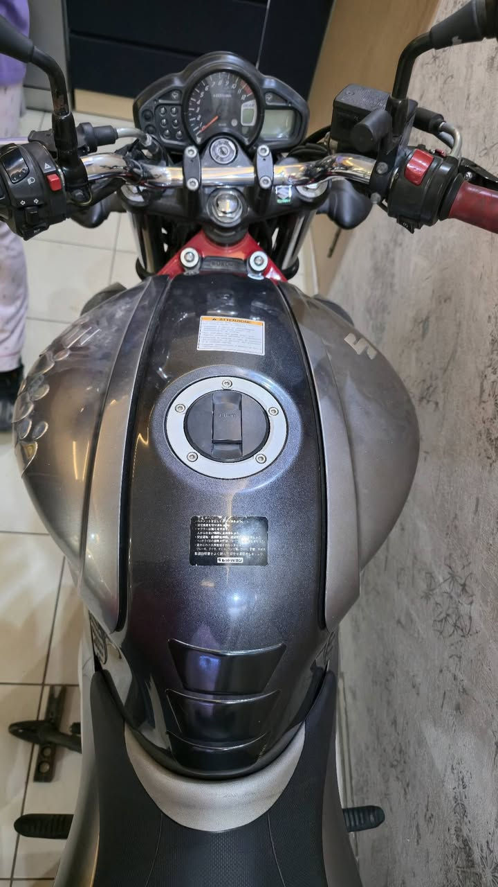 مرحبا شباب 
2014 Ccدراجة سوزوكي كلاديس 650
Suzuki gladius 650 v 2014
ً دراجة نظيفة جدا وبحالة الوكالة تقريباِ
قطعه نادرة و مميزة 
منظومة ABS
جهاز تتبع GPS
منافذ USB
كتلوك و عدة شركة
نسختين مفتاح اصليات 
تدفئة باليدات بلادية 
و بعد هواية مواصفات 
صور المزاد باليابان موجودة بالاخير 
الدراجة مكفولةبالكامل.
اوراق مكاتبة + منفيست  بدون رقم 
مكاني بغداد مدينة بسماية
للأستفسار ***********
***********
اتصل او راسل لمعرفة تفاصيل اكثر .
