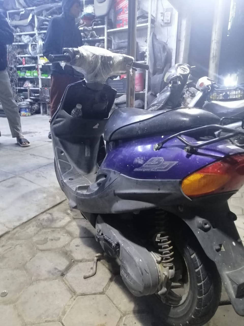 دراجه بيجي نضيفه كهربائيته كلهه شغاله  مكينه بلاد مامفتوحه تواير حاويه مستعجل عله بيعتهه السعر 450 مكاني ناصريه مدينه ***********
