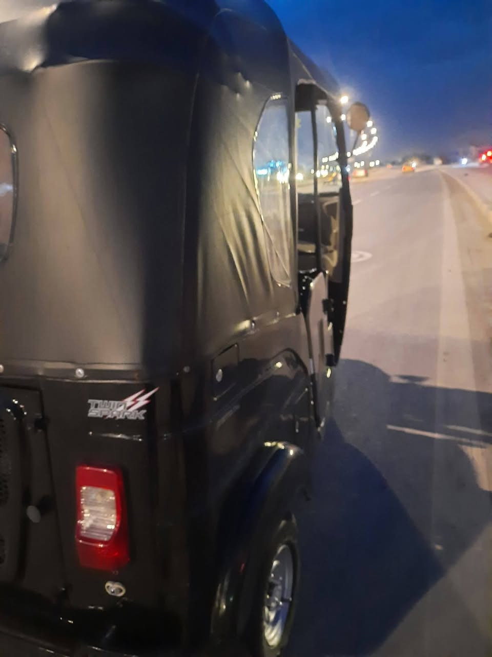 سلام عليكم تكتك البيع موديل ٢١ شهر ٤ مرقم مكاني العمارة المجر الكبير. مكلف بل نشر هاذه رقم راعيه ‏‪0773 508 1340‬‏
