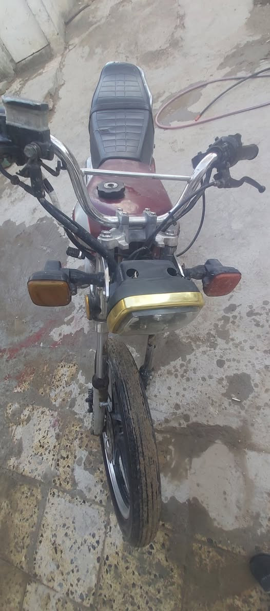 اسلام عليكم دراجة ايراني سيفان موديل 2021كلهة شغاله كهربايات شغالة بريك امامي خلفي شغال نقص جوملغ امامي فقط
السعر 300وبيهة مجال 
التواصل *********** مكاني محموديه
