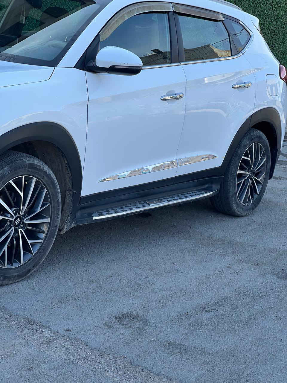 توسان خليجي موديل 2019  شركة الكاصد مكفلولة من الصبغ او الحادث ماعدا بارد كد شبر فقط مثل ما موضح بالصورة والباقي كفالة عامة ماشية 97 كم سيارة جاهزة وحلوة ما ناقصها اي شي السعر المطلوب 195 ورقة / للاتصال / ‭0770 553 3909
