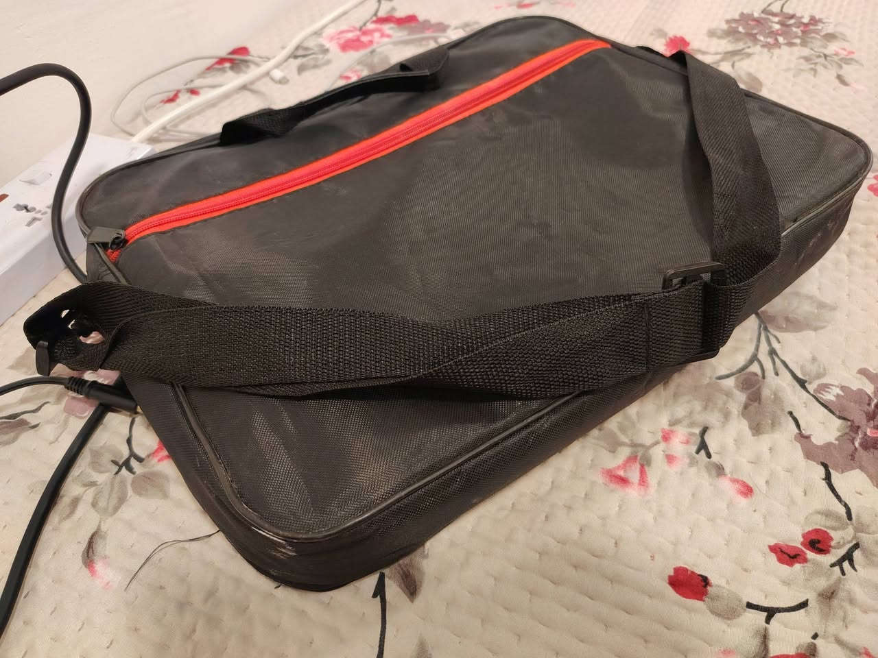 السلام عليكم مواصفات موجوده بلصور 
السعر قفل 175 🔐
i5 جيل السابع
رام 8
 كرت شاشه خارجي 620
كرت شاشه داخلي شير
ويندوز 11proمفعل
مكاني بصره زبير 
***********
لا يوجد توصيل
