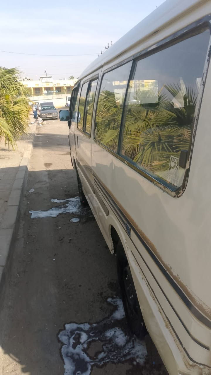 سلام وعليكم ماصده للبيع موديل 2007 جاهزه سياره رقم اربيل بسمي تخم تاير باتري جديد تبريد شغال 14 راكب مكان سياره بغداد 
***********
