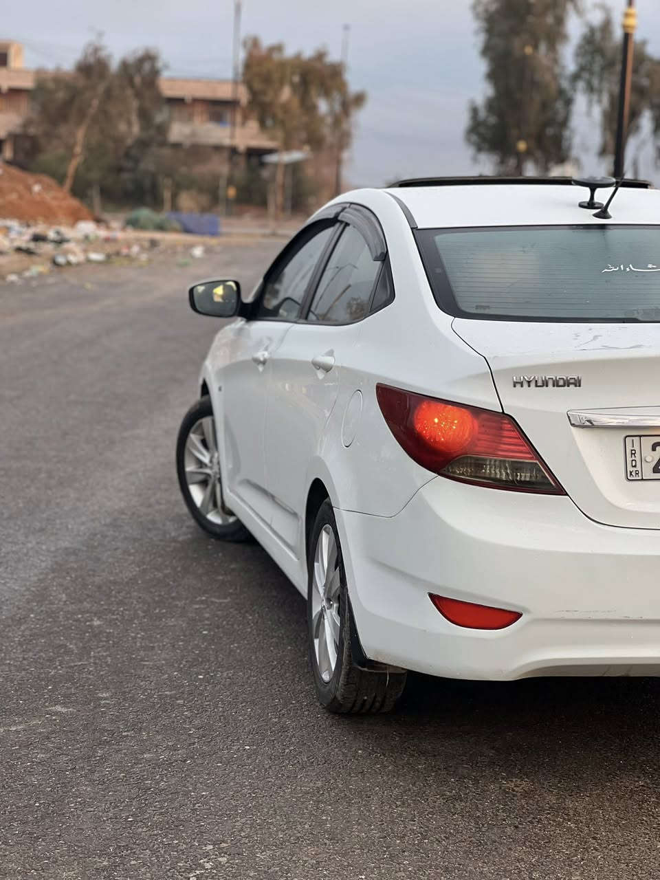 السلام عليكم 
اكسنت 2012
فووول مواصفات (بلو )
اوتو .جامات كهرب . حاكية .فتحت سقف
محرك مفتوح كازكيت 
ماشية 300
سيارة نظيفة كدام العين 
الضرر موضح داخل الصور 
رقم دهوك الجديد 
سنوية 2026
هزة 2025
السعر 105  وبيها مجال قليل 
العنوان موصل حي القدس 
***********
***********
