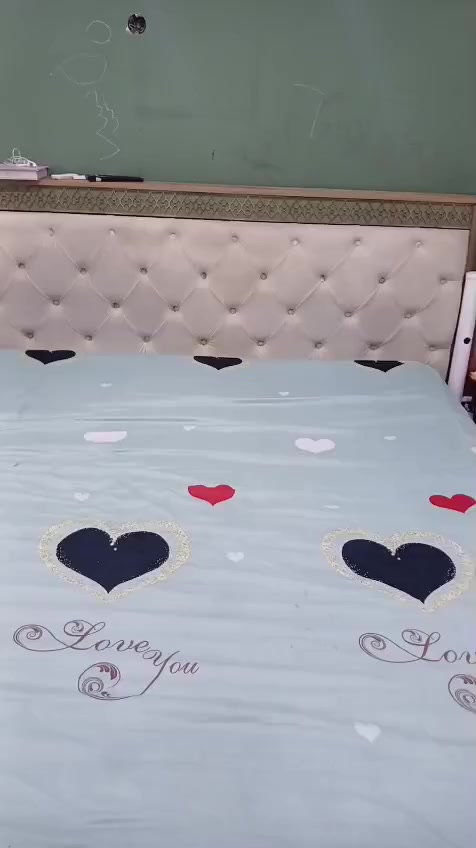 غرفه نوم تركي 7 قطه نظيفه للبيع مستعجل *********** السعر 300 وبيهه مجال
