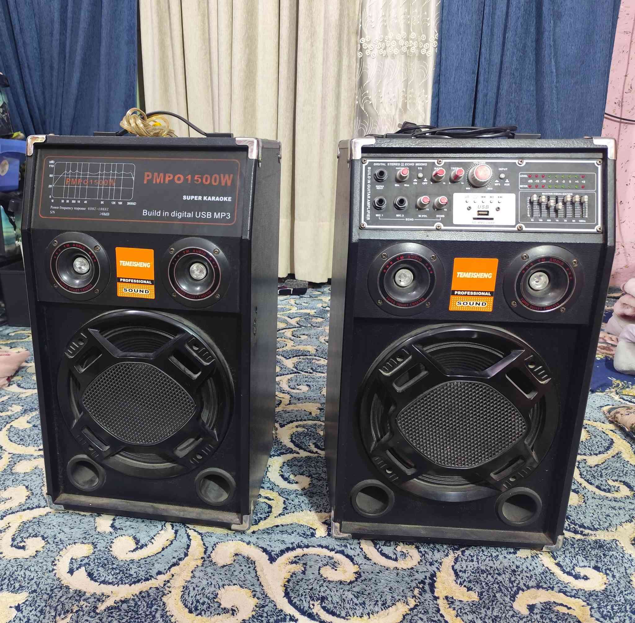 السلام عليكم 
عندي هاي الديجي زوج للبيع مستخدم كلش قليل السعر ب100 نهايته لاستفسار الاتصال على الرقم التالي 
***********
