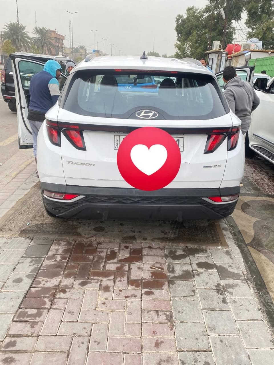 توسان ٢٢ خلبجي محرك ٢٥٠٠ جي دي اي. ماشية ٨٣الف كيلو مواصفات بصمة تشغيل وبيبان كشن السايق كهرباء كير ماوس سايد بربك بصمة بردات خلفية تبريد اوتو هولد فور ويل بردات خلفيةقطعتين وباقي المواصفات معروفه السونار مرفق بالصور السعر ١٩٠ وكالة او تحويل العنوان البنوك رقم موبايل ***********
