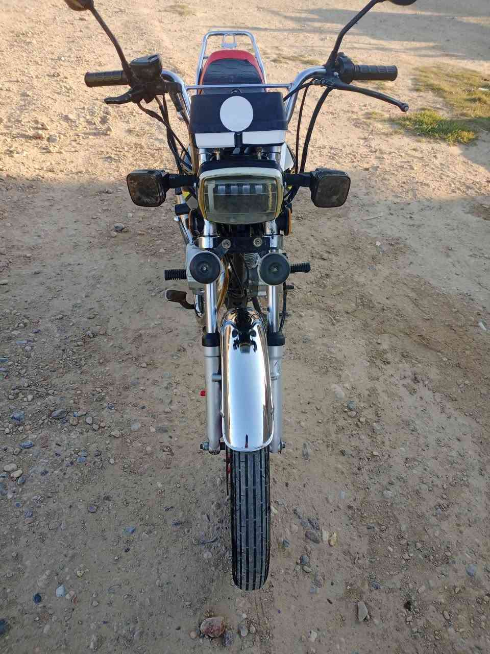 يالله دراجه للبيع موديل 22 نضافه خير من الله كهربايات كله شغاله صلف هندر وياه منفيس سعر 550 وبي مجال رقم الهاتف ***********
