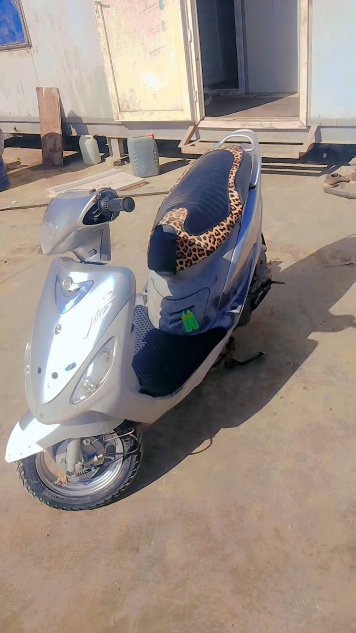 دراجه ماكس منغولي كفاله عامه ختم واحد وين ما تريد افحص ما نقصهه برغي مكان الدوانيه فلكه نجاح شراي راسلني بيك خير ودلل رقم ***********
