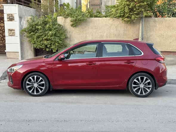 هونداي النترا جي تي 2018 
وارد امريكي 
السياره كلين بدون حادث
وبدون ايرباك
مواصفاتها
شاشه كبيره 
كامره دواره 
تحكمات ستيرن جهتين 
ويل كب 
تخم تاير جديد 
اشاير بالمري 
محرك ٢٠٠٠
رادارات
تحديد مسار
نظام اي بي اس 
نظام ايكو اقتصادي بانزين 
السياره جديده 
السياره رقم بغداد وباسمي 
السعر 112
للاستفسار ***********
