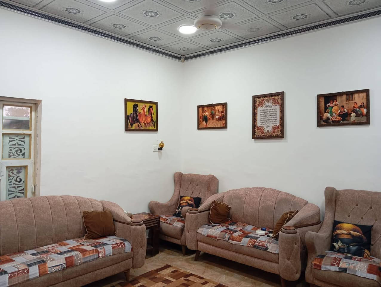 بيت للاجار غرفتين وصالة وكراج حمام خارجي داخلي ماء حلو تاسيس مع ماطور بوستر مع خط مولد واصل للبيت الاستفس*********** البصرة, العراق
