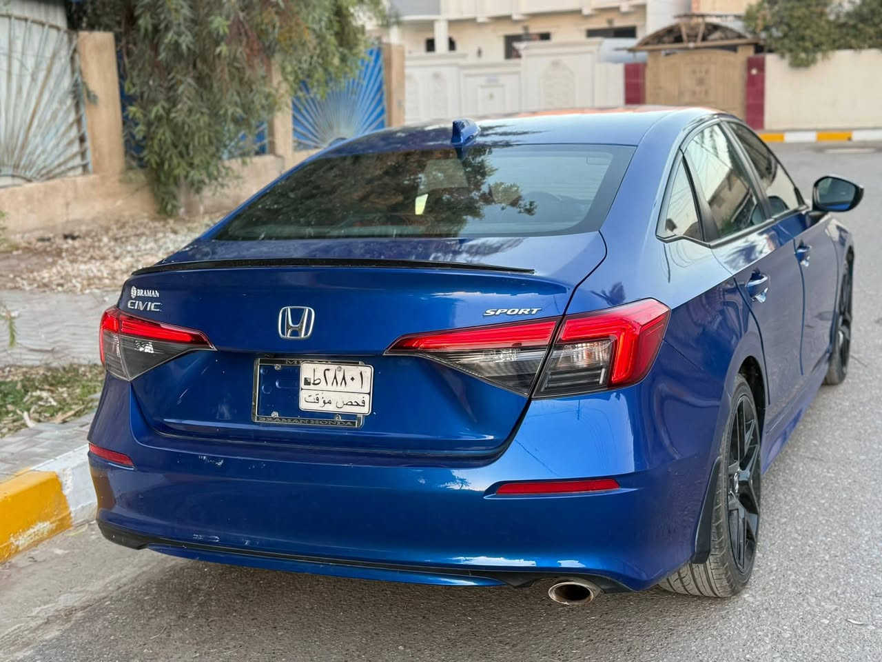 السلام  عليكم هوندا سفك 2023بدون رقم تترقم جميع المحافظات / مواصفاتها سبورت بصمه تشغيل ويل عالي لايت زينون رادار امامي شاشه كبيره هندبريك بصمه انظمه قياده ماشيه 19الف  / حادثها جاملغ امامي وبنيد / السعر 125بيها مجال بصيط / ***********
