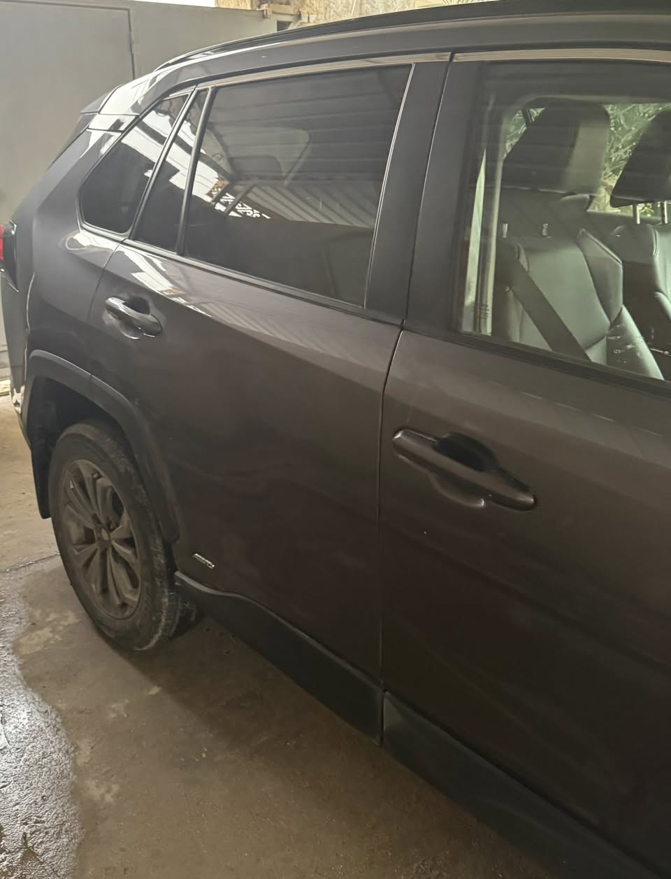 راف فور هايبرد xle بريميوم 2024
سيارة بدون دواخل بدون ايرباك

بدون صبغ حادثها باب جنطة تبديل بلادي نفس اللون 

ماشية ٤٣ الف 

السعر ٢٤٥ وبيه مجال للترقيم 

العنوان الانبار/ الرمادي / القائم

***********
