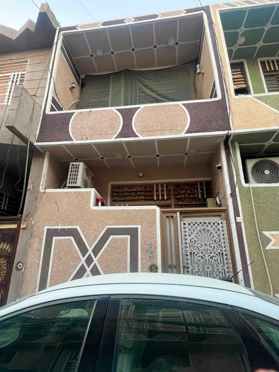 دار للبيع
🔴بيع مستعجل
حي الزهور ال2
المساحة50 بس واقع حال 56 متر
 فرع اسواق برتقالة مباشرةً وقرب السوق ... الدار مكون من:
 صالة واستقبال ومطبخ وغرفة نوم، وعدد 2 مجمع صحي
 البيت طابق ونصف 
السعر 65 مليون وبي مجال بسيط جدا،

رقم الهاتف *********** _***********
