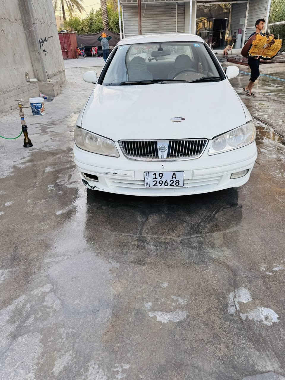 نيسان موديل الفين سياره داخله جديد  مصبوغه عام بدون ضربه كير محرك جديد ٦٠ وبيه مجال ***********
